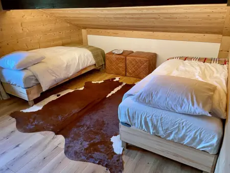 Chalet cosy rénové, 4 chambres, terrasse, wifi, parking, près village et ski-bus - Photo 9