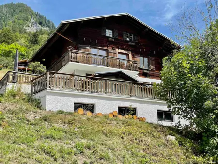 Chalet cosy rénové, 4 chambres, terrasse, wifi, parking, près village et ski-bus - Photo 15