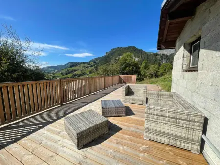 Chalet cosy rénové, 4 chambres, terrasse, wifi, parking, près village et ski-bus - Photo 16