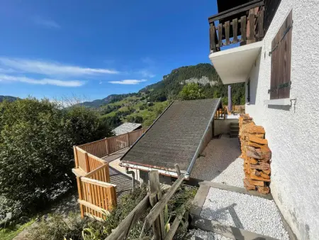 Chalet cosy rénové, 4 chambres, terrasse, wifi, parking, près village et ski-bus - Photo 17