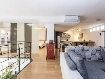 Apartamento en Séville,Loft de Luxe avec Parking Gratuit - 5 Min de la Cathédrale, Clim, Wi-Fi, Idéal Famille ES-301-1 N°965650