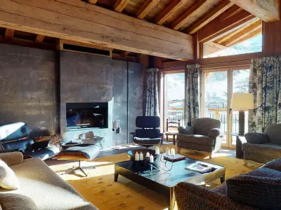 Appartement à Val d'Isère, Chalet avec Piscine Chauffée, Accès Direct aux Pistes et Services de Luxe à Val-d'Isère - N°965670