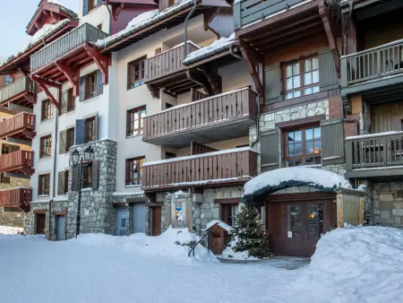 Appartement Duplex Ski-In/Ski-Out avec Piscine, Jacuzzi et Espace Bien-être - Photo 13