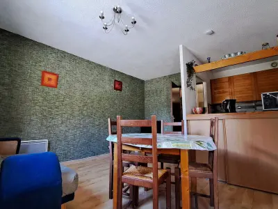 Appartement à Jausiers, Confortable T2 avec balcon et parking à Jausiers - L966487