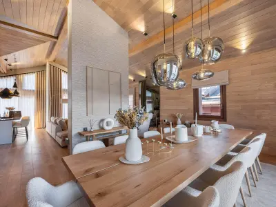 Chalet à Courchevel 1650, Chalet Luxueux avec Jacuzzi Intérieur à 400m des Pistes - L966496