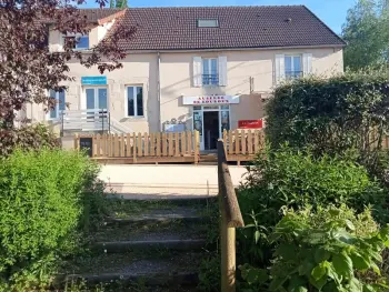 Gite à Louroux de Bouble,Grand gîte familial avec piscine chauffée, proche forêt des Colettes et activités de plein air FR-1-489-477 N°966650