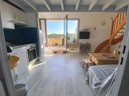Appartement lumineux à 4 min de la plage avec terrasse, parking privé et WIFI ! - Photo 1