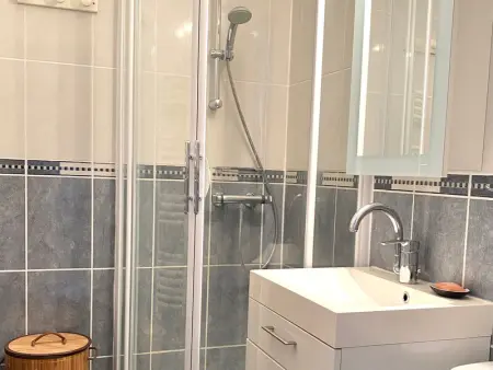 Appartement lumineux à 4 min de la plage avec terrasse, parking privé et WIFI ! - Photo 10