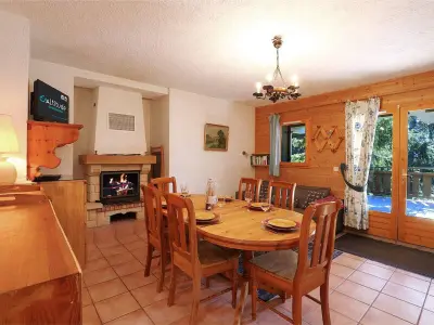 Appartement à Courchevel, Chalet cosy 46m² Courchevel 1850, 4-6 pers, près centre et pistes, wifi, parking, casier à skis - L967140