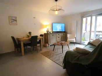 Appartement à Montauban de Luchon,Appartement Cozy 3P avec Balcon Sud, Garage et Proche Golf - Montauban-de-Luchon FR-1-313-227 N°967517