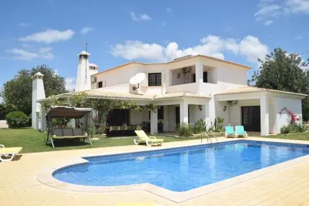 Vivenda Ferreiras, Villa de luxe, piscine privée, jardin à Ferreiras. - Photo 3