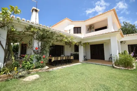 Vivenda Ferreiras, Villa de luxe, piscine privée, jardin à Ferreiras. - Photo 4