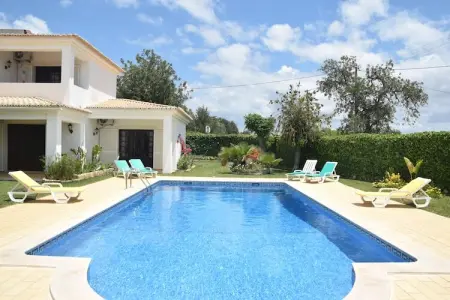 Vivenda Ferreiras, Villa de luxe, piscine privée, jardin à Ferreiras. - Photo 8