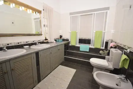 Vivenda Ferreiras, Villa de luxe, piscine privée, jardin à Ferreiras. - Photo 28