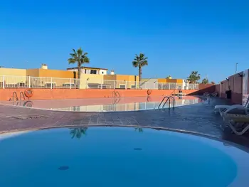 Apartamento en Corralejo,Maison avec Jardin et Piscine Commune à Louer à Fuerteventura, proche Plage et Commodités ES-300-42 N°968081