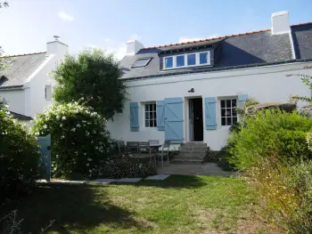 Haus in Locmaria,Maison rénovée à 800m de la Plage des Grands Sables - Jardin privé, WIFI, Confort et Charme FR-1-418-7 N°968516