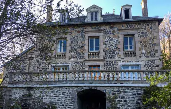 Cantal, Maison à Vèze, Château de Vèze FUC024 N°968708