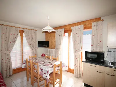 Appartement à Châtel, Appartement 3 pièces, 6 personnes, proche centre, animaux admis, WiFi, parking - L969207