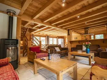 Chalet in Châtel,Chalet 4* pour 15 pers. avec jacuzzi, balcon et poêle à bois, proche du télécabine du Linga et Super-Châtel FR-1-676-26 N°969232