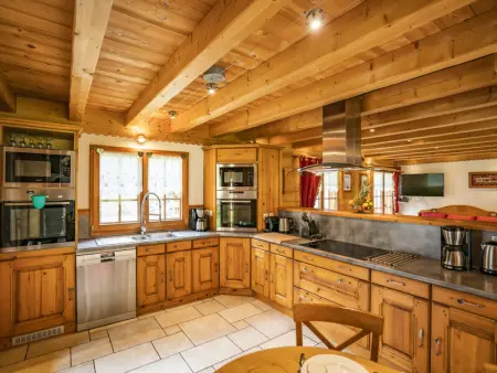 Chalet 4* pour 15 pers. avec jacuzzi, balcon et poêle à bois, proche du télécabine du Linga et Super-Châtel - Photo 2