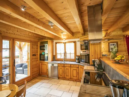 Chalet 4* pour 15 pers. avec jacuzzi, balcon et poêle à bois, proche du télécabine du Linga et Super-Châtel - Photo 3