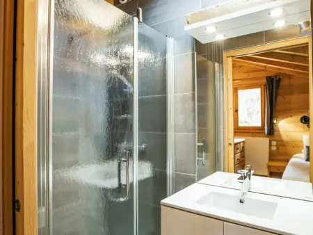 Chalet 4* pour 15 pers. avec jacuzzi, balcon et poêle à bois, proche du télécabine du Linga et Super-Châtel - Photo 11