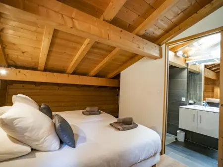 Chalet 4* pour 15 pers. avec jacuzzi, balcon et poêle à bois, proche du télécabine du Linga et Super-Châtel - Photo 16