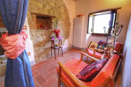 Farmhousecrick, Gîte rustique à Monte Santa Maria Tiberina avec terrasse - Photo 2