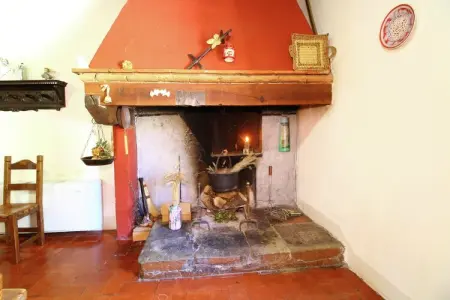 Farmhousecrick, Gîte rustique à Monte Santa Maria Tiberina avec terrasse - Photo 8