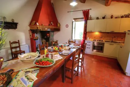 Farmhousecrick, Gîte rustique à Monte Santa Maria Tiberina avec terrasse - Photo 10