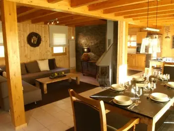 Chalet a La Chapelle d'Abondance,Chalet de luxe 9 pers. avec cheminée, proche télécabines, Wi-Fi, équipements complets et terrasse FR-1-676-87 N°969502