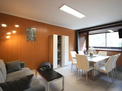 Appartement à Mont Dore, Mont-Dore: 4 pers, proche centre, WIFI, parking, T2 au calme - L969854