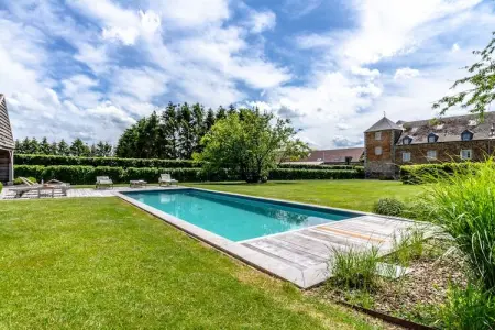 Gite de la Tour, Ferme-Château à Condroz avec Piscine Chauffée - Photo 2