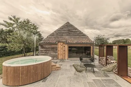 Gite de la Tour, Ferme-Château à Condroz avec Piscine Chauffée - Photo 36