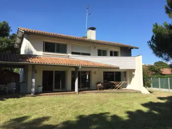 Maison à Capbreton, Spacieuse maison familiale 11 pers. avec jardin près du port de Capbreton - L970187