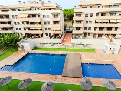 Appartement à Lloret de Mar, Appartement moderne avec clim, piscine, à 300m de la plage - L970680