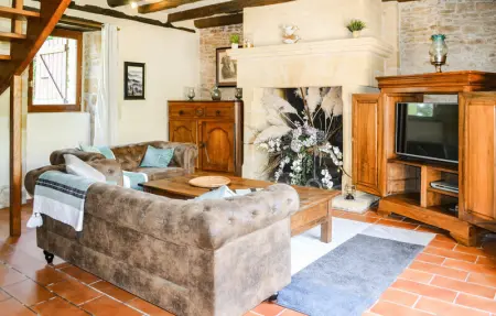 Location Maison 6 personnes à Marcillac Saint Quenti - Photo 2