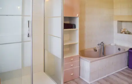 Location Maison 6 personnes à Marcillac Saint Quenti - Photo 24