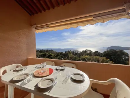 Appartement T3 avec mezzanine et parking au Rayol-Canadel - Photo 1