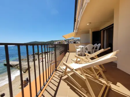 Appartement ensoleillé à Calella pour 8 personnes, à 20 min de Llafranc - Photo 4