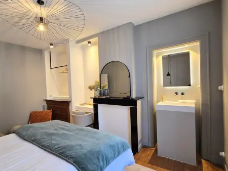 Grande Maison Bourgeoise avec Cour Privative, 5 Chambres, WiFi, Proche Commerces et Nature - Photo 34