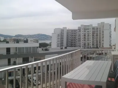 Appartement à Roses, Appartement en 2ème ligne de plage à Roses avec clim, terrasse, WiFi et parking. - L973705