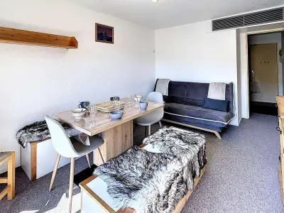 Appartement à Le Corbier, Appartement lumineux avec balcon, au pied des pistes, accès piscine, idéal pour 6 personnes - L973711