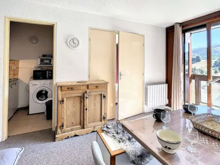 Appartement lumineux avec balcon, au pied des pistes, accès piscine, idéal pour 6 personnes - Photo 2