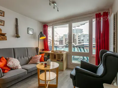 Appartement à Val d'Isère, Val d'Isère - La Daille : Appartement 3 pièces cabine, 6 pers, skis aux pieds, balcon, parking inclus - L973738