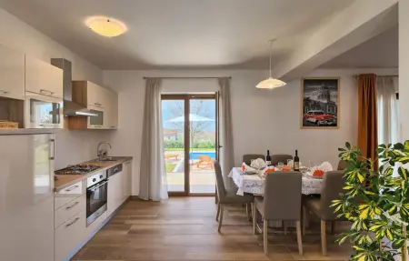 Villa Montreo, Maison 8 personnes à Tinjan - Photo 3