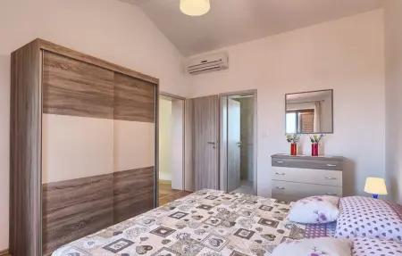 Villa Montreo, Maison 8 personnes à Tinjan - Photo 35