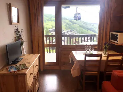 Appartement à Les Avanchers Valmorel, Studio cosy pour 2, 2 étoiles, à 5 min des commerces et au pied des pistes – Les Avanchers-Valmorel - L974691