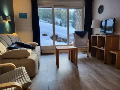 Appartement à Les Avanchers Valmorel, Charmant 2 pièces rénové, terrasse, accès skis aux pieds, proche des cours ESF, commerces et parking - L974740