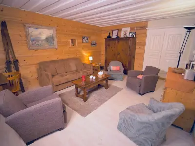 Appartement in Les Carroz d'Arâches, Charmant appartement rénové pour 7 personnes, proche centre et pistes, avec wifi et parking - L975022